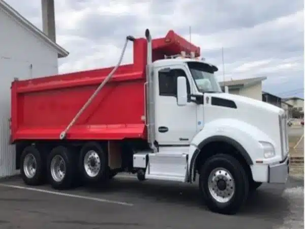 Tri Axle dump Truck 2023